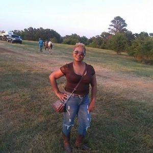 Meet your Posher, Sharon